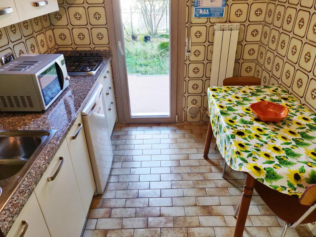 Apartamento Residenza Il Poggio San Bartolomeo Al Mare Exterior foto