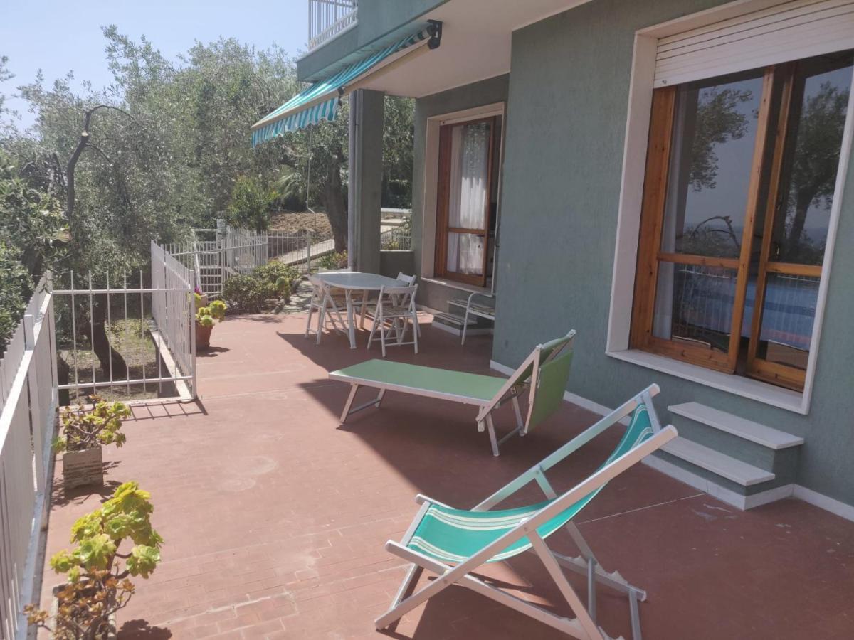 Apartamento Residenza Il Poggio San Bartolomeo Al Mare Exterior foto