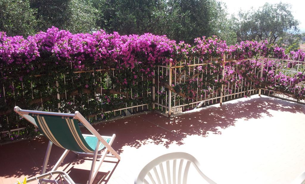 Apartamento Residenza Il Poggio San Bartolomeo Al Mare Habitación foto