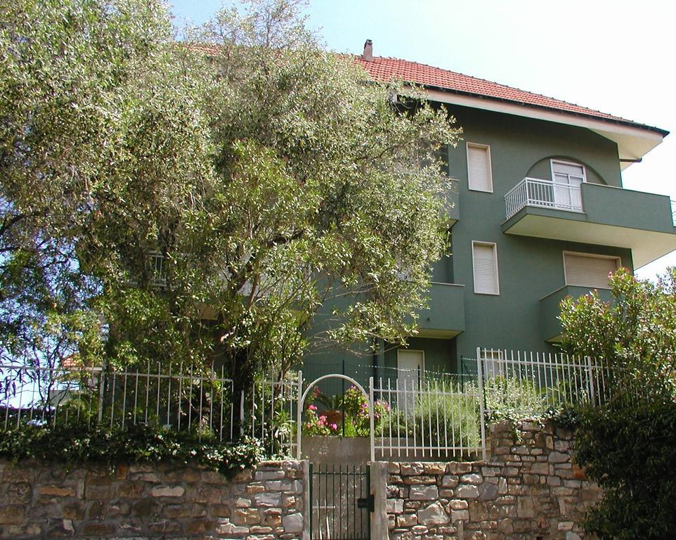 Apartamento Residenza Il Poggio San Bartolomeo Al Mare Exterior foto