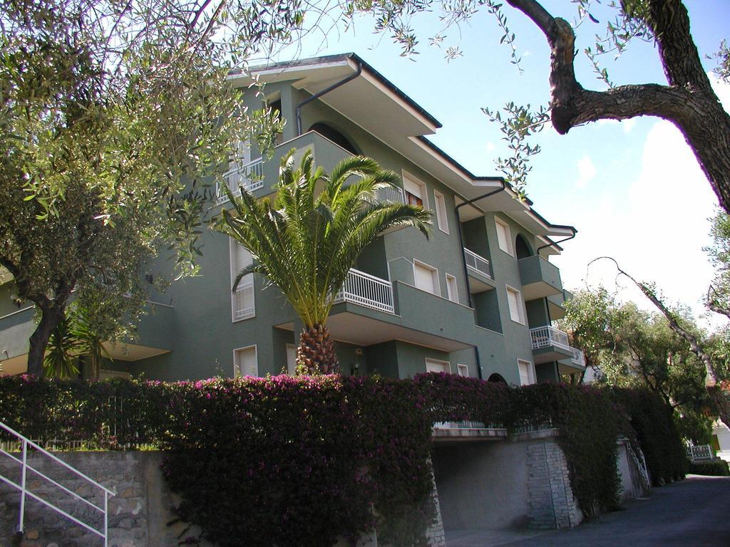 Apartamento Residenza Il Poggio San Bartolomeo Al Mare Exterior foto
