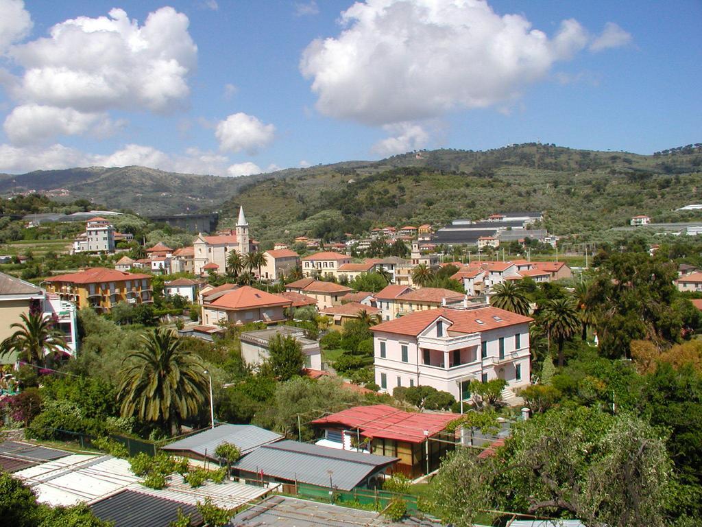 Apartamento Residenza Il Poggio San Bartolomeo Al Mare Exterior foto